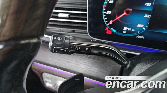 Mercedes-Benz GLS-Class 2023 — photo 29