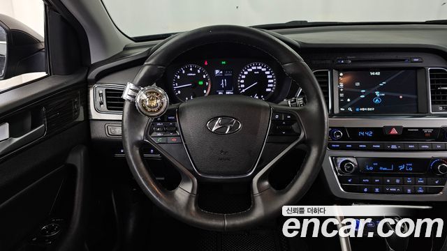 Hyundai Sonata 2017 — photo 19
