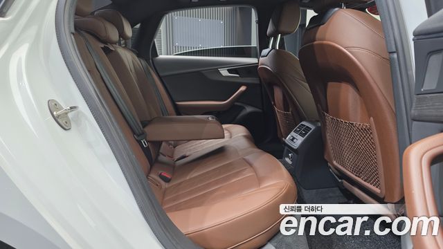 Audi A4 2019 — photo 17