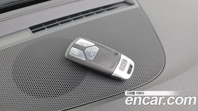 Audi A4 2019 — photo 23