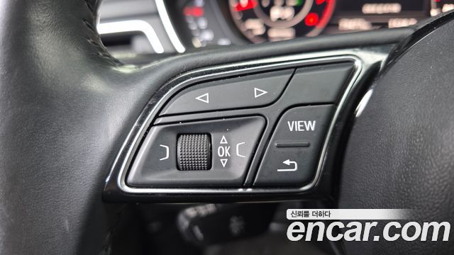 Audi A4 2019 — photo 24