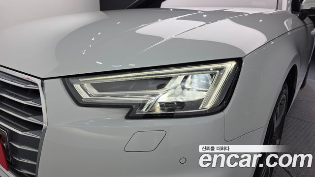 Audi A4 2019 — photo 8