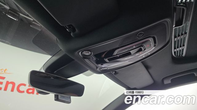 Audi A4 2019 — photo 27