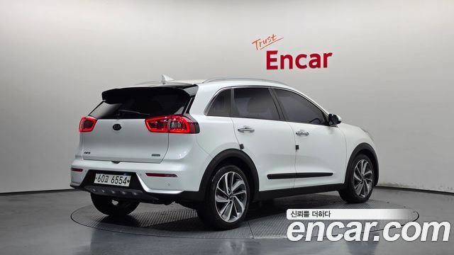 Kia Niro 2018 — photo 2