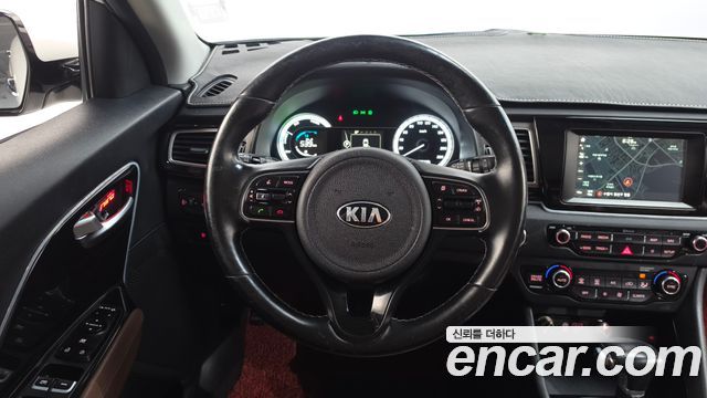 Kia Niro 2018 — photo 18