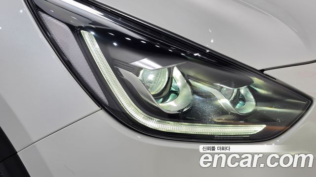 Kia Niro 2018 — photo 8