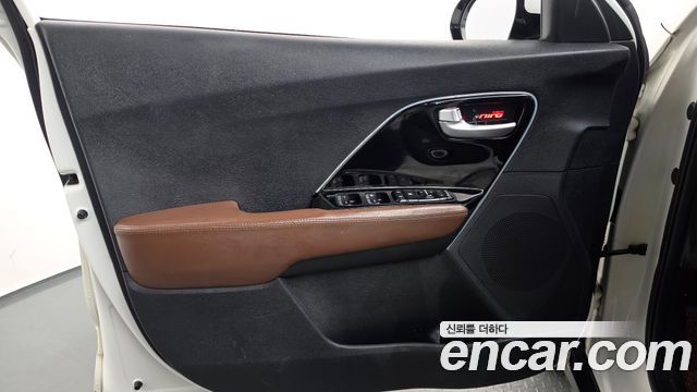 Kia Niro 2018 — photo 14