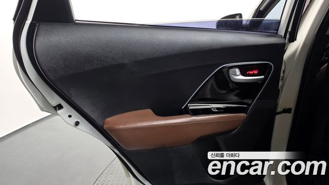 Kia Niro 2018 — photo 15