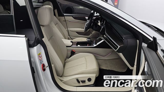Audi A7 2022 — photo 13