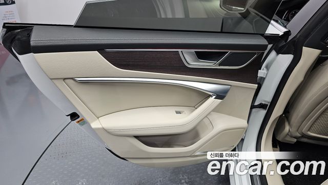 Audi A7 2022 — photo 15
