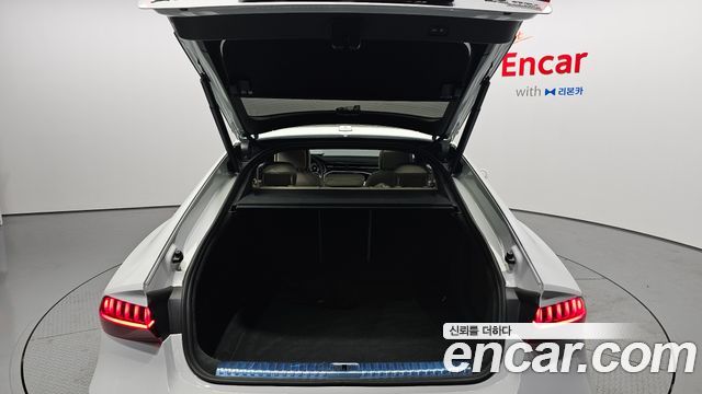Audi A7 2022 — photo 30