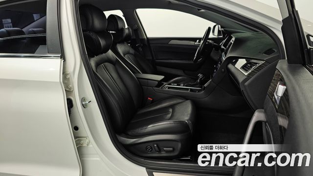 Hyundai Sonata 2015 — photo 17