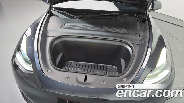 Tesla Model Y 2025 — photo 6