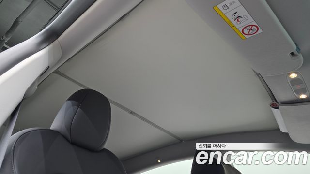 Tesla Model Y 2025 — photo 22