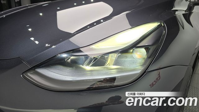 Tesla Model Y 2025 — photo 8