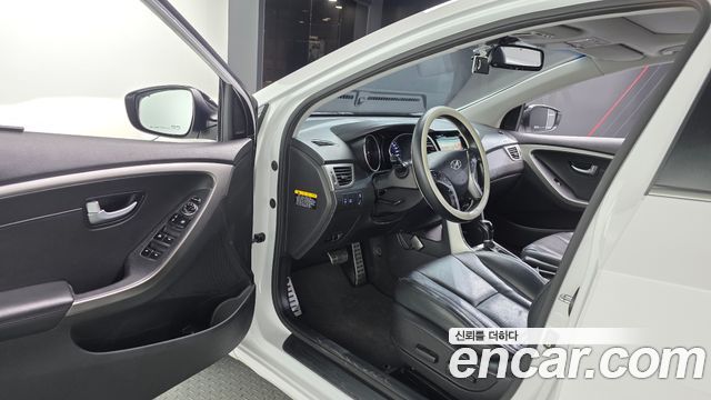 Hyundai i30 2014 — photo 10