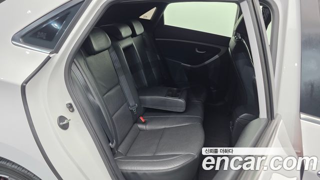 Hyundai i30 2014 — photo 12