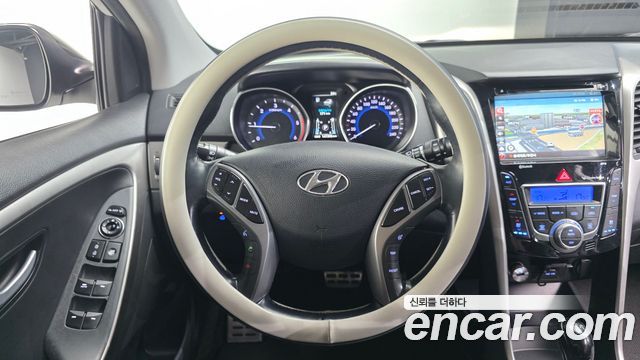 Hyundai i30 2014 — photo 13