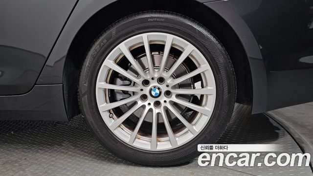 BMW 5-Series 2020 — photo 7