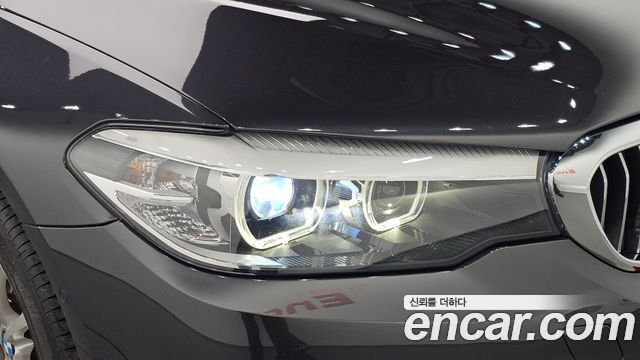 BMW 5-Series 2020 — photo 8