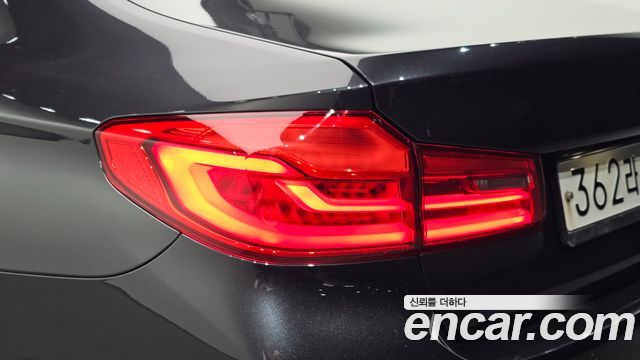 BMW 5-Series 2020 — photo 9