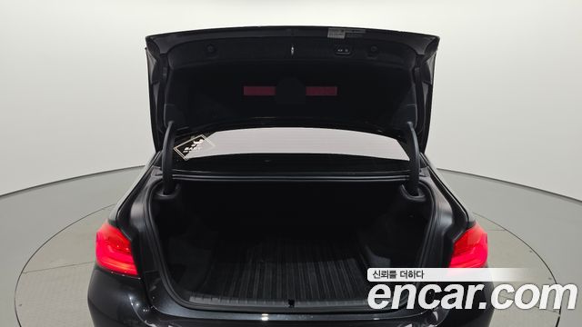 BMW 5-Series 2020 — photo 34