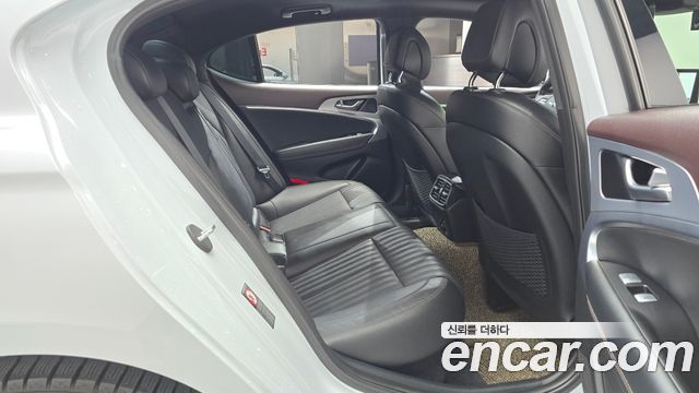 Genesis G70 2019 — photo 17