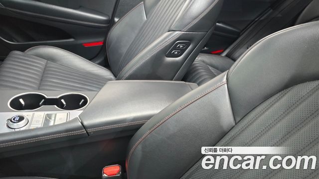 Genesis G70 2019 — photo 27