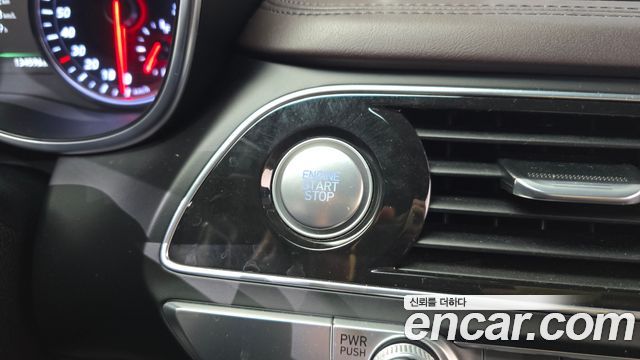 Genesis G70 2019 — photo 29