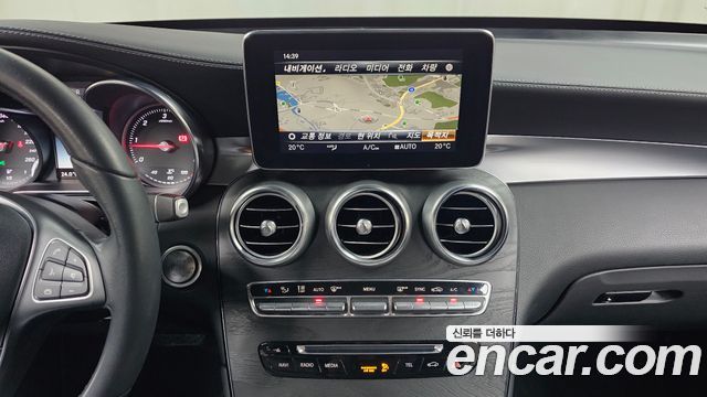 Mercedes-Benz GLC-Class 2018 — photo 18