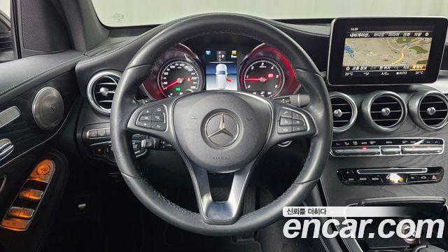 Mercedes-Benz GLC-Class 2018 — photo 19