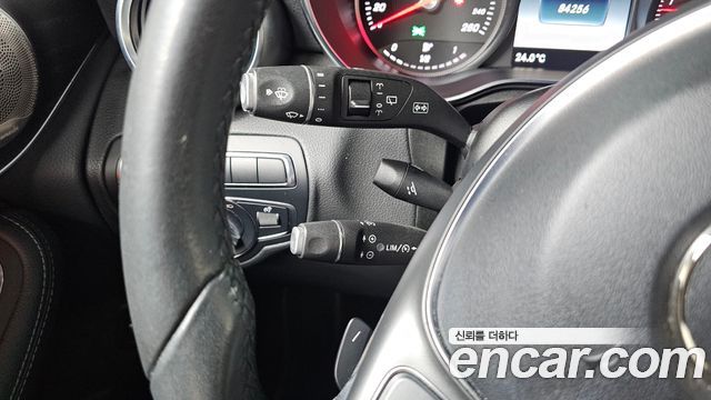 Mercedes-Benz GLC-Class 2018 — photo 22