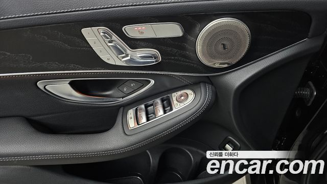 Mercedes-Benz GLC-Class 2018 — photo 29