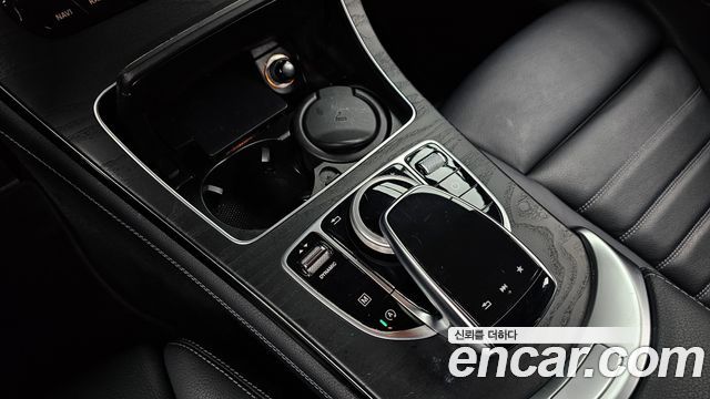 Mercedes-Benz GLC-Class 2018 — photo 32
