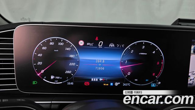 Mercedes-Benz GLE-Class 2023 — photo 11