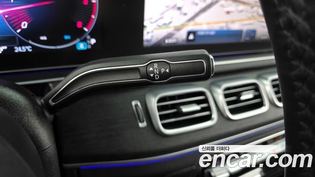 Mercedes-Benz GLE-Class 2023 — photo 12