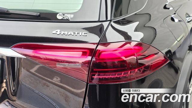 Mercedes-Benz GLE-Class 2023 — photo 9