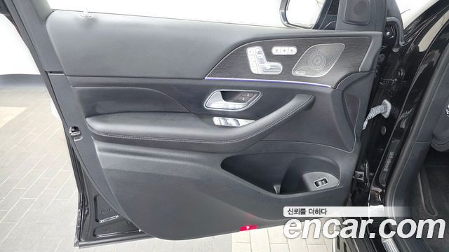 Mercedes-Benz GLE-Class 2023 — photo 14