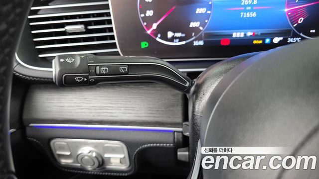 Mercedes-Benz GLE-Class 2023 — photo 28