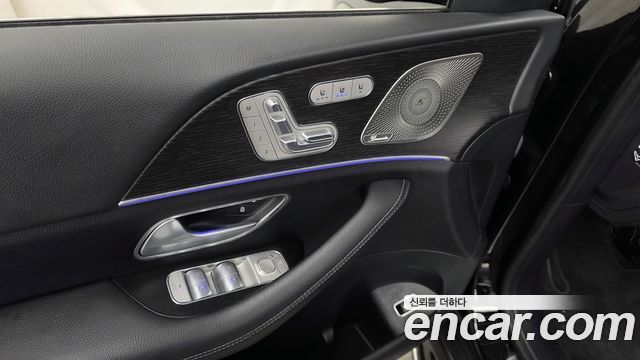 Mercedes-Benz GLE-Class 2023 — photo 29