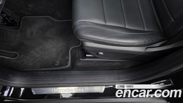 Mercedes-Benz GLE-Class 2023 — photo 31