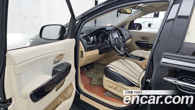 Kia Canival 2019 — photo 13