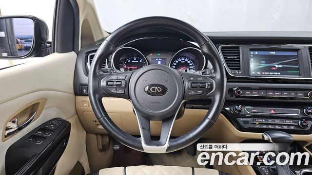 Kia Canival 2019 — photo 19