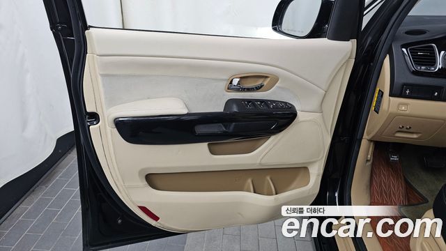 Kia Canival 2019 — photo 14