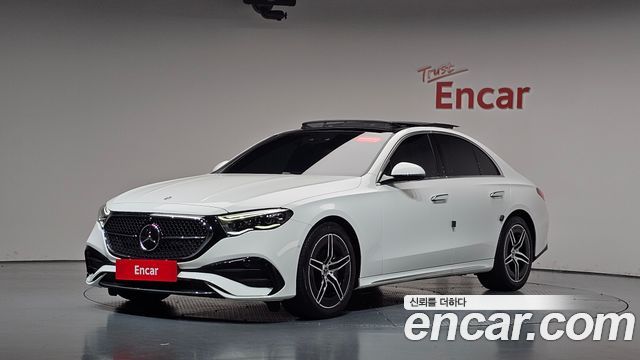 Mercedes-Benz E-Class 2025 — photo 40