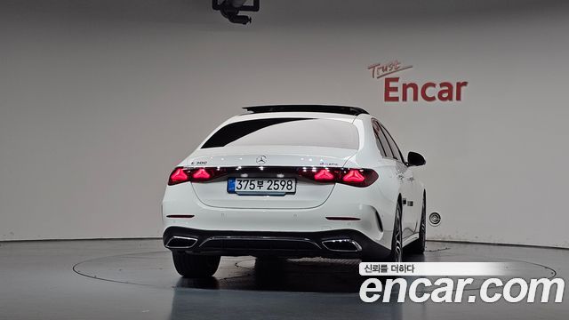 Mercedes-Benz E-Class 2025 — photo 4