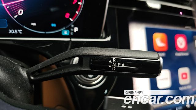 Mercedes-Benz E-Class 2025 — photo 12