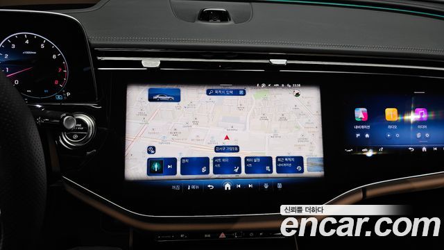 Mercedes-Benz E-Class 2025 — photo 20
