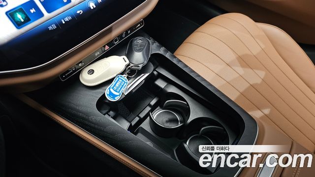 Mercedes-Benz E-Class 2025 — photo 23