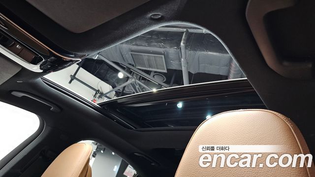 Mercedes-Benz E-Class 2025 — photo 25